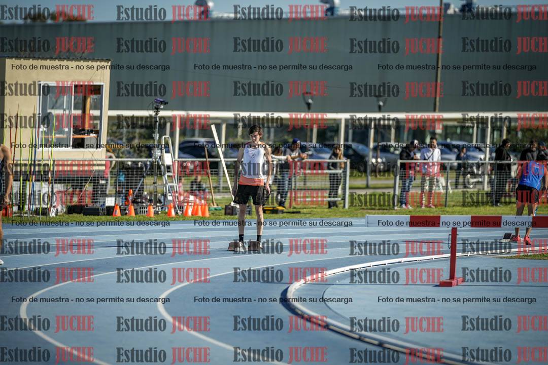 Fotos de los 400 m con vallas de varones