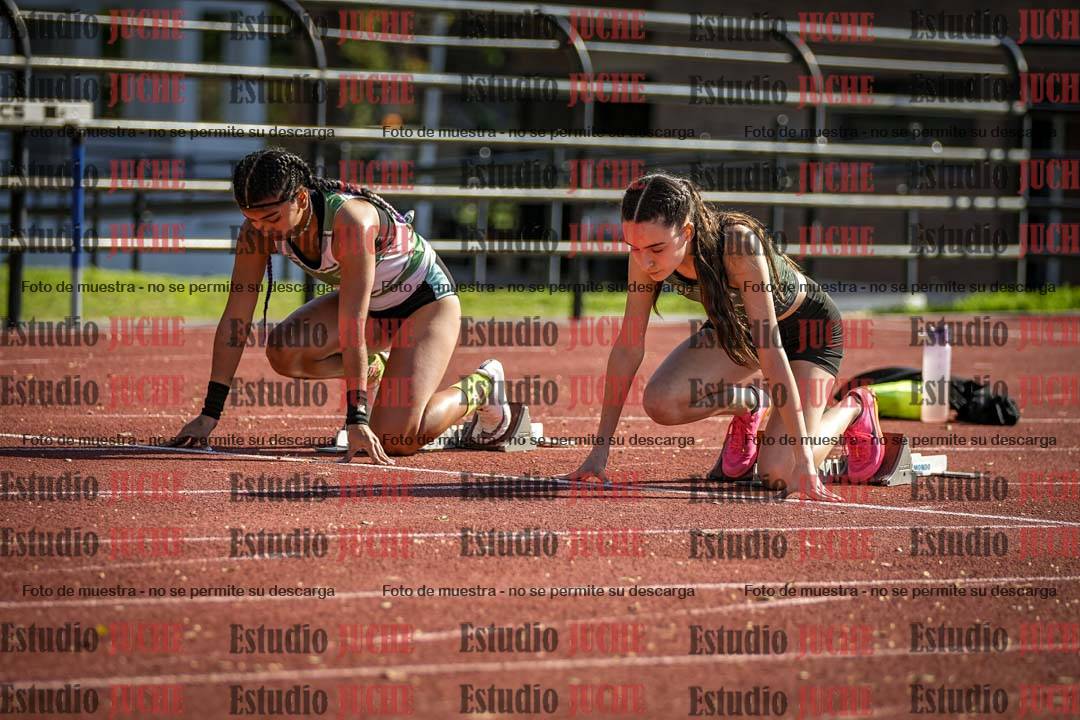 Fotos de los 100 m con vallas de mujeres
