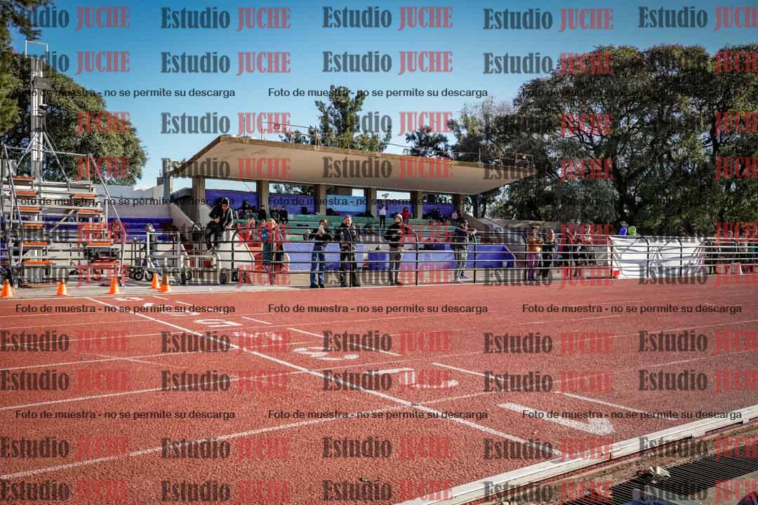 Fotos de los 400 m con vallas de varones
