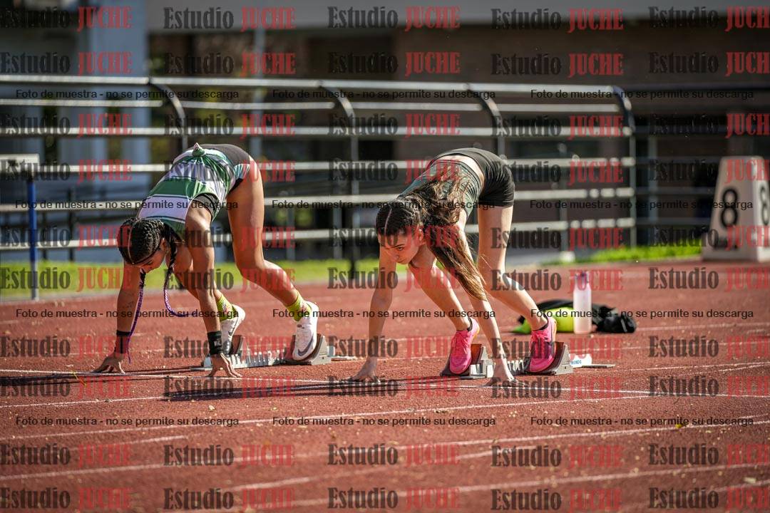 Fotos de los 100 m con vallas de mujeres