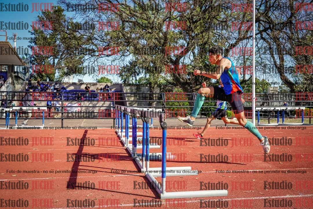 Fotos de los 295 m con vallas de varones