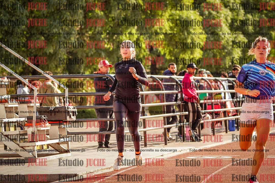 Fotos de los 100 m con vallas de mujeres