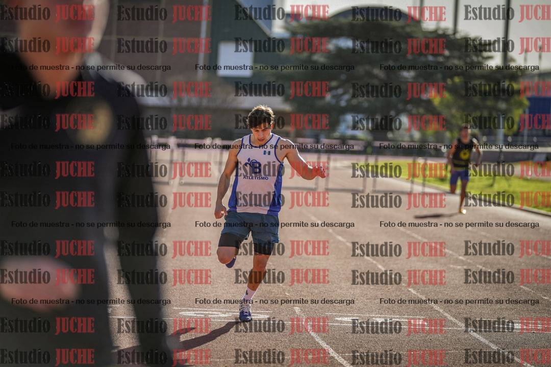 Fotos de los 400 m con vallas de varones