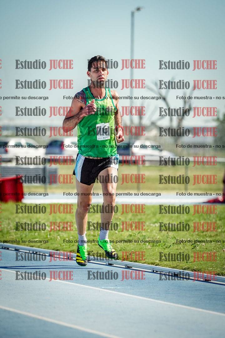 Fotos de los 5000 m de mujeres y varones - serie 1