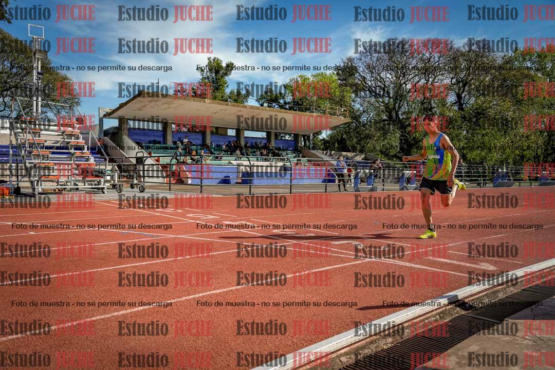 Fotos de los 295 m con vallas de varones