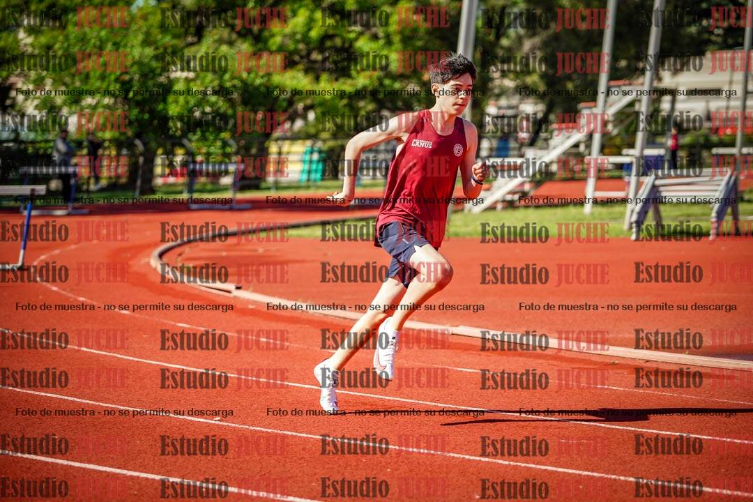 Fotos de los 295 m con vallas de varones