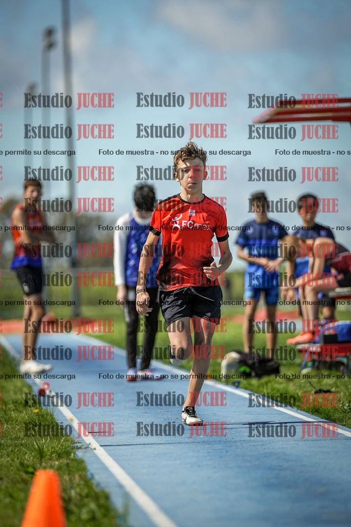 Fotos del salto en largo de varones - U14