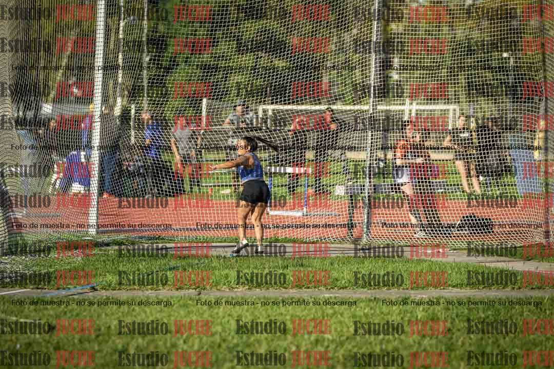 Fotos de los 295 m con vallas de varones