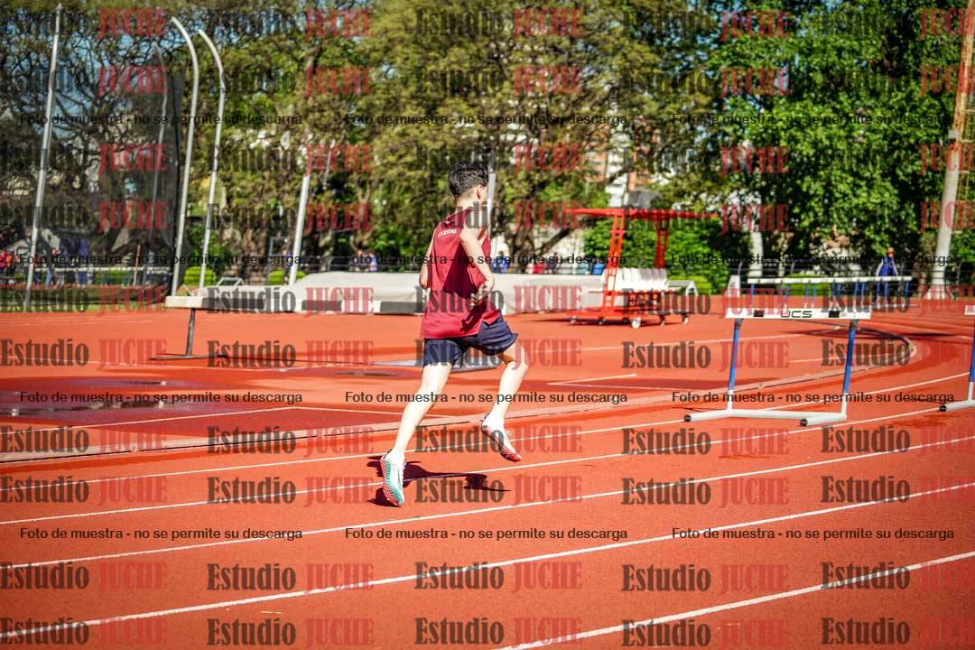 Fotos de los 295 m con vallas de varones