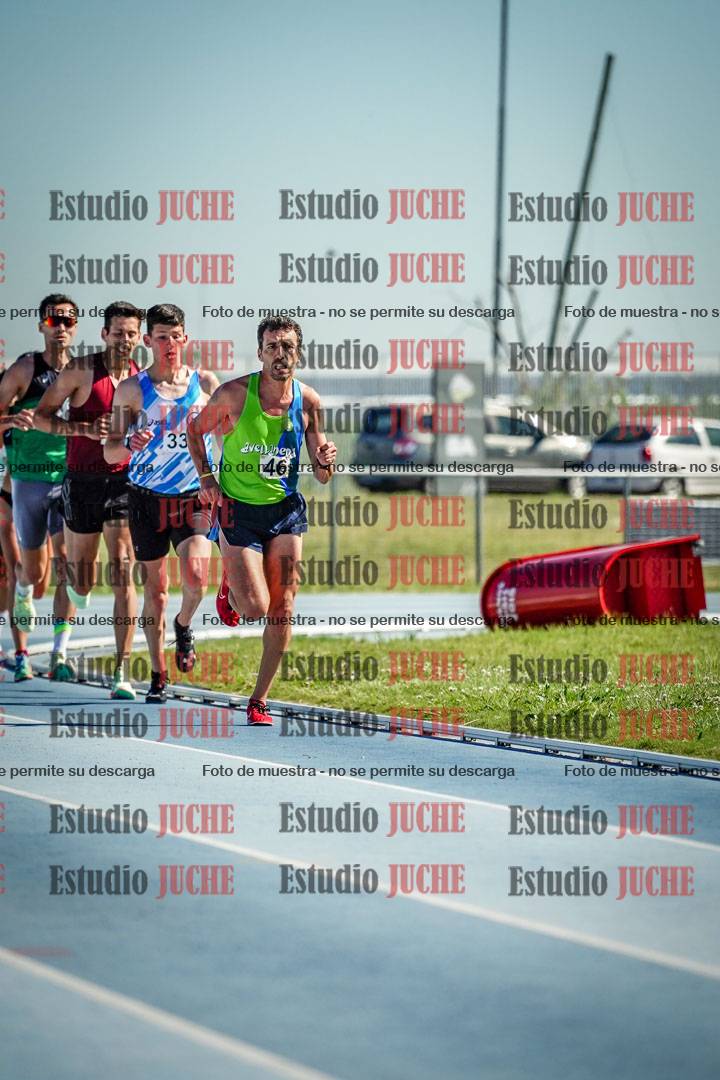 Fotos de los 5000 m de mujeres y varones - serie 1