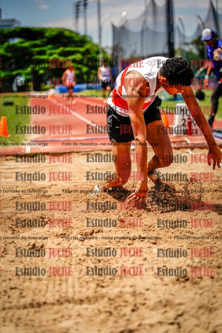 Fotos del salto en largo de varones