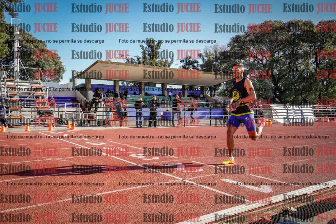 Fotos de los 400 m con vallas de varones