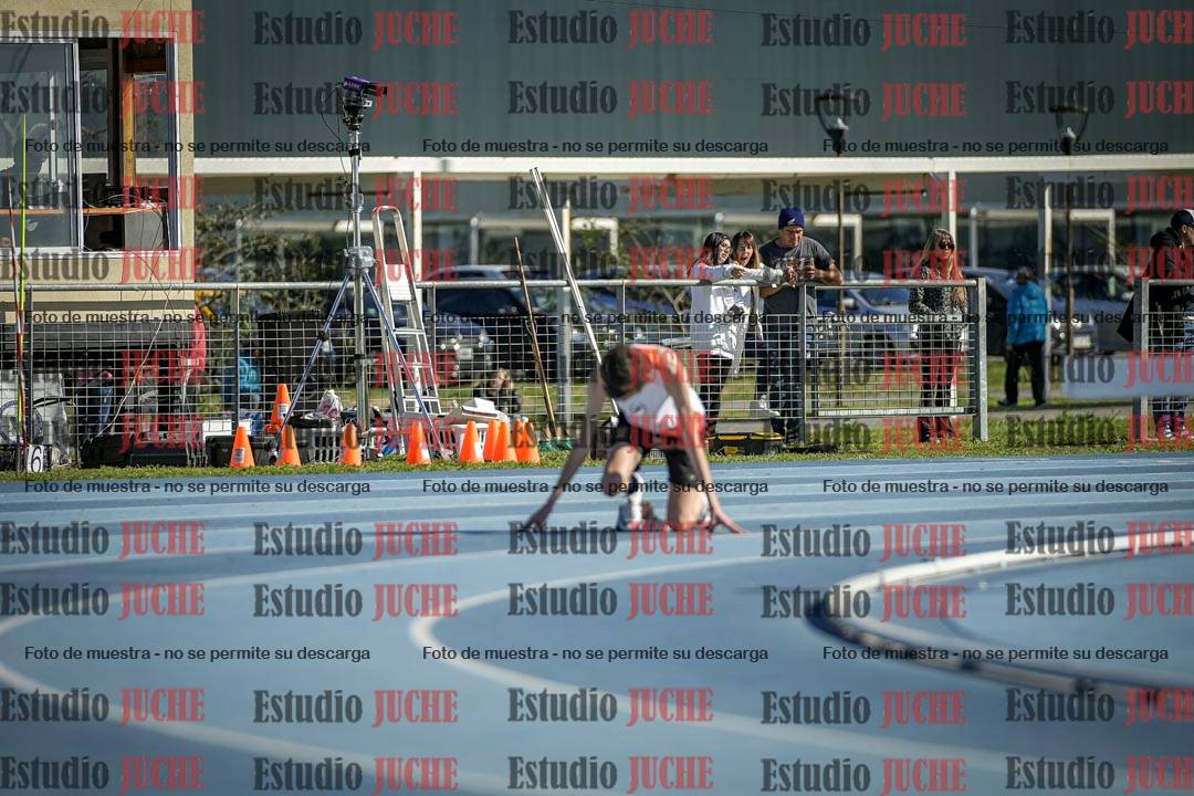 Fotos de los 400 m con vallas de varones