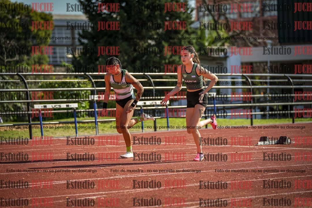 Fotos de los 100 m con vallas de mujeres