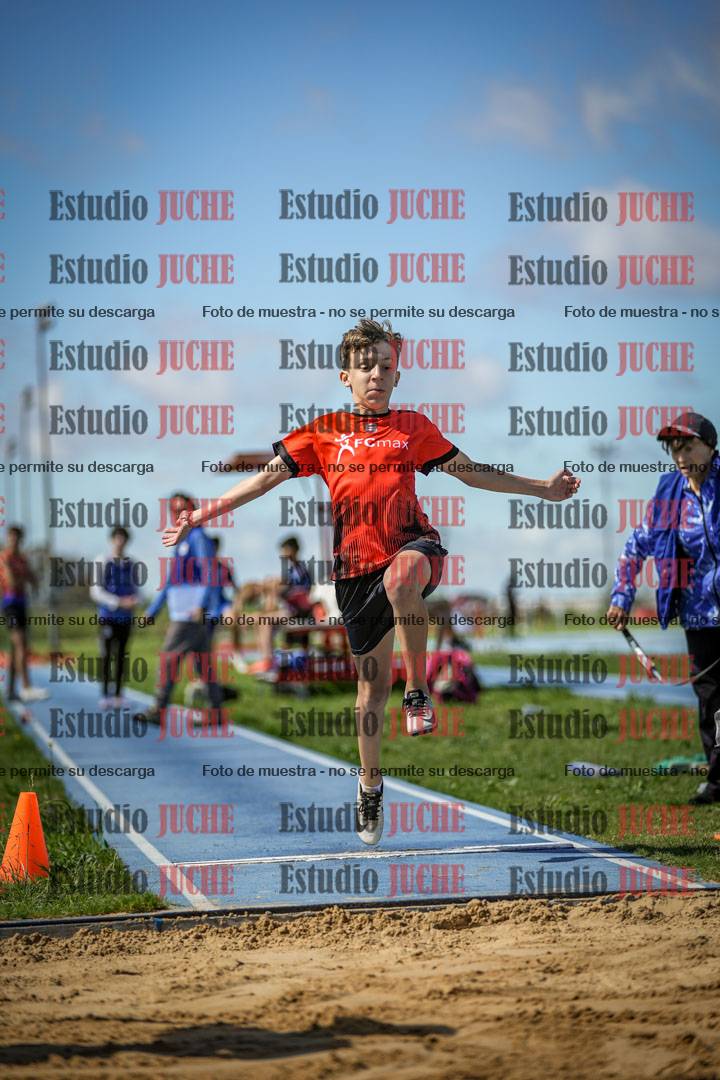 Fotos del salto en largo de varones - U14