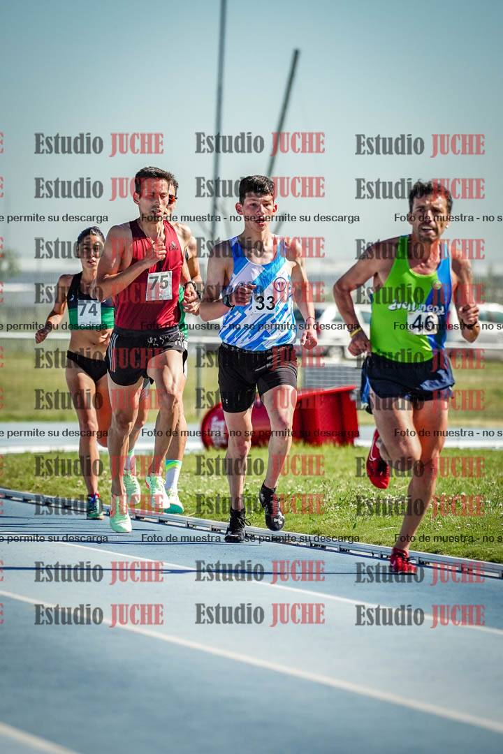 Fotos de los 5000 m de mujeres y varones - serie 1