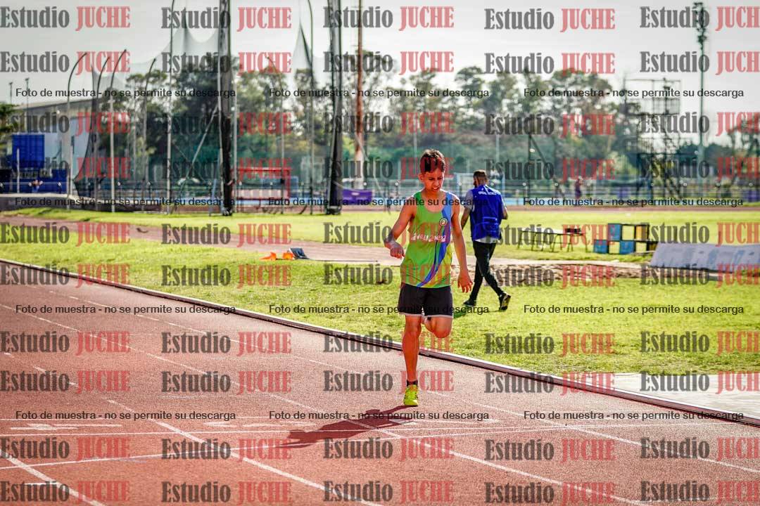 Fotos de los 295 m con vallas de varones