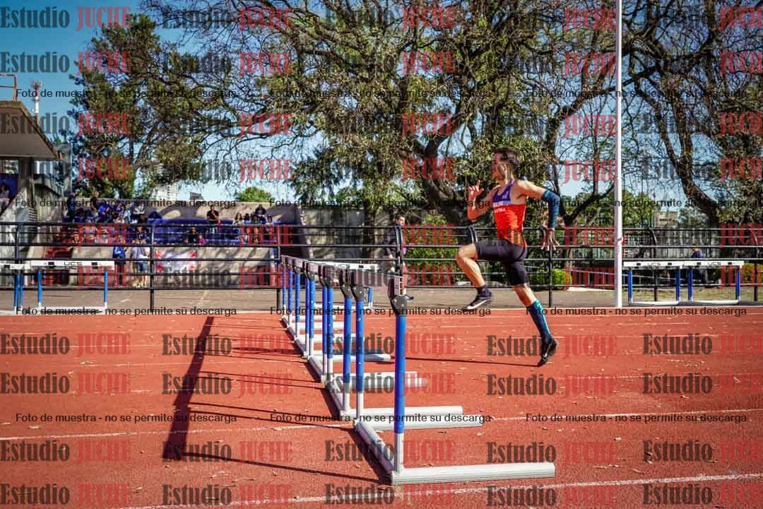 Fotos de los 295 m con vallas de varones