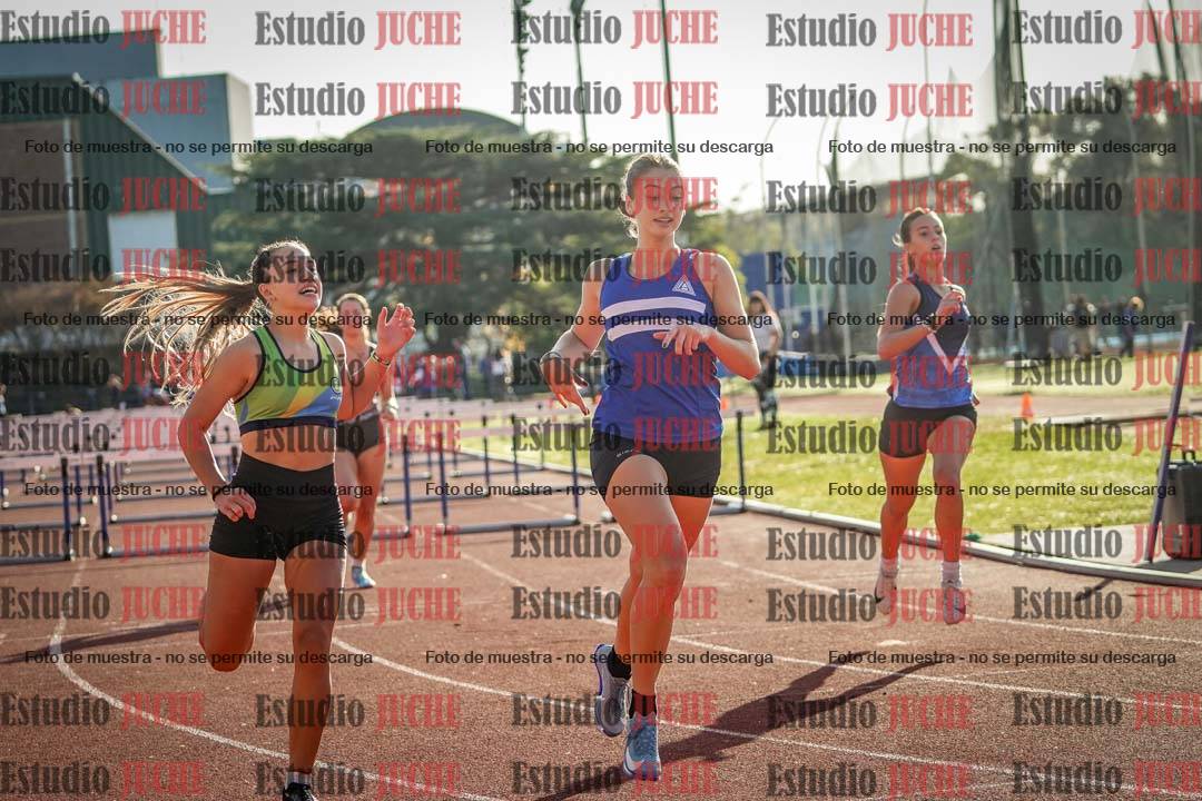 Fotos de los 100 m con vallas de mujeres