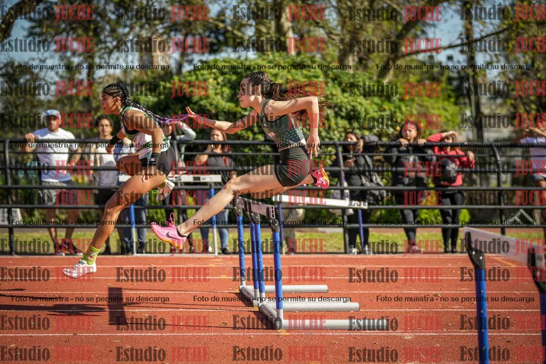 Fotos de los 100 m con vallas de mujeres