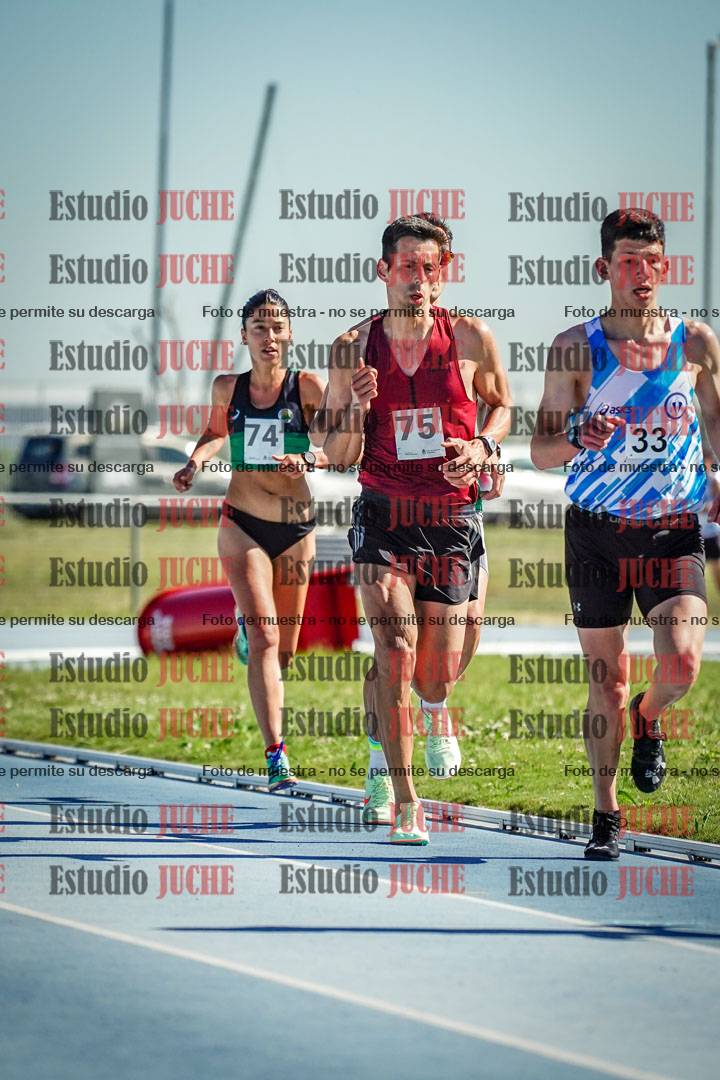Fotos de los 5000 m de mujeres y varones - serie 1