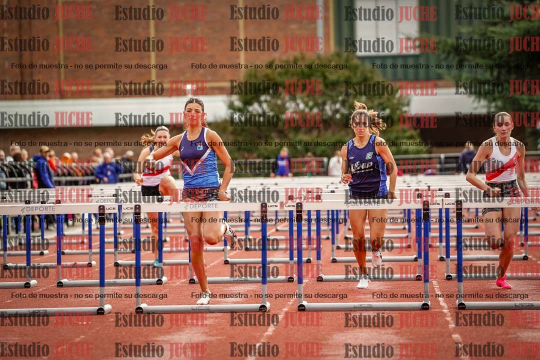 Fotos de los 100 m con vallas de mujeres