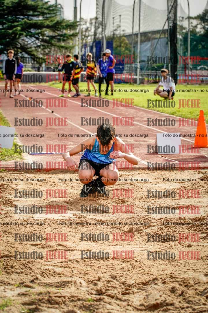 Fotos del salto en largo de varones