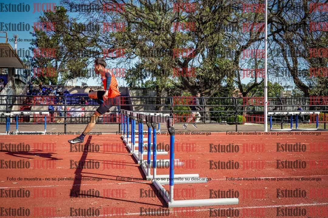 Fotos de los 295 m con vallas de varones