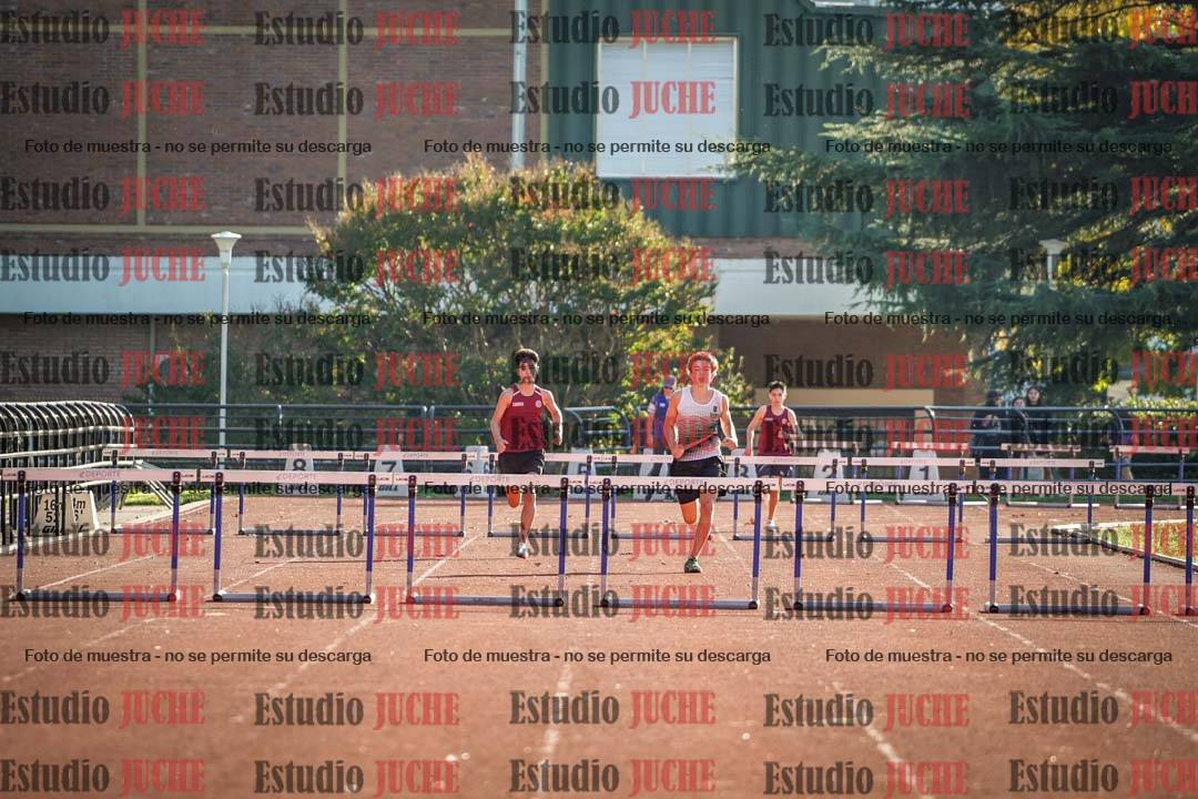 Fotos de los 295 m con vallas de varones