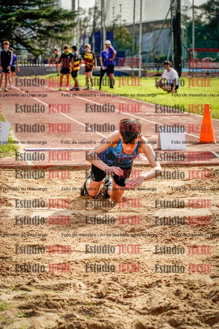 Fotos del salto en largo de varones