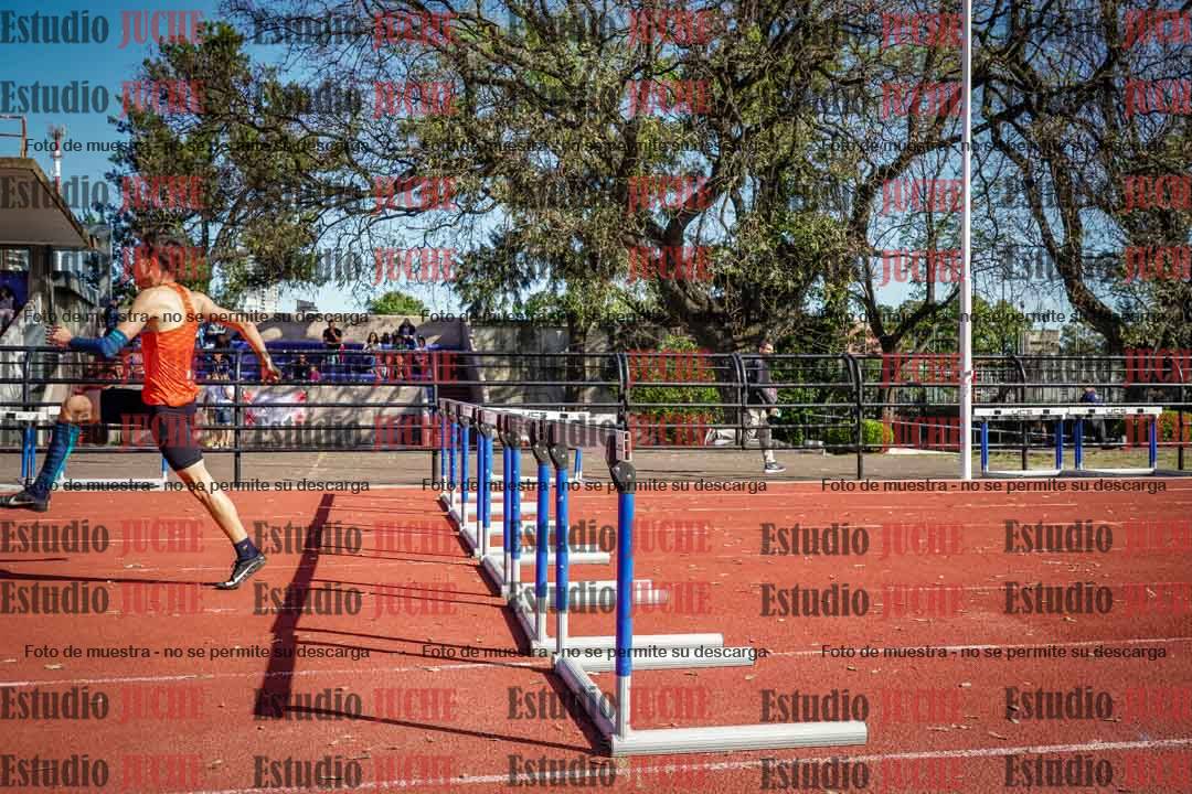 Fotos de los 295 m con vallas de varones