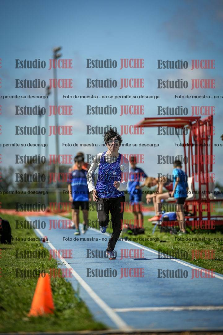 Fotos del salto en largo de varones - U14