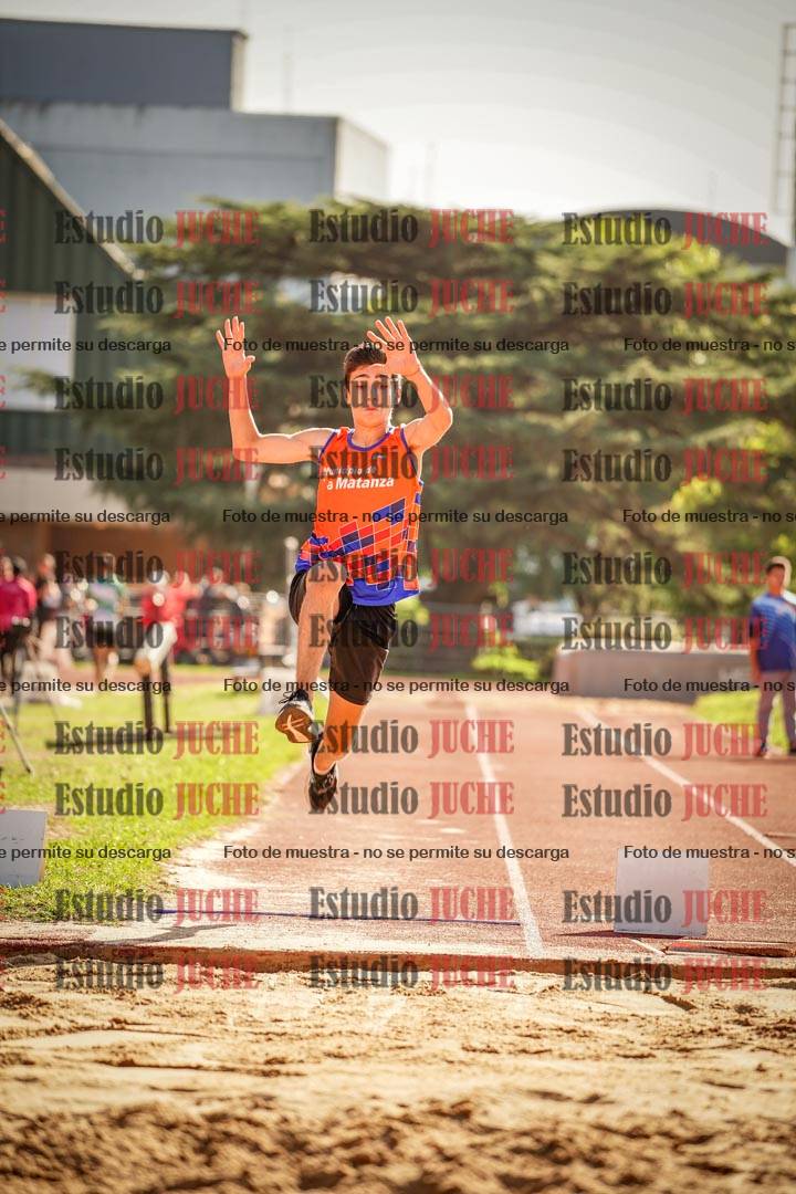 Fotos del salto en largo de varones