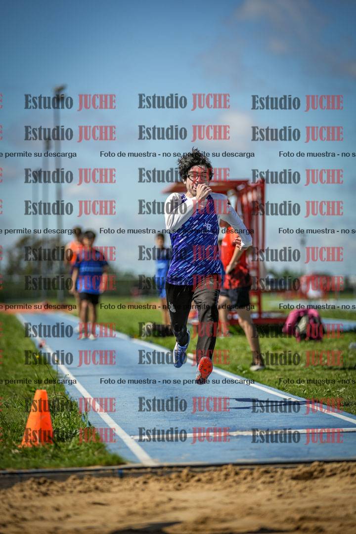 Fotos del salto en largo de varones - U14