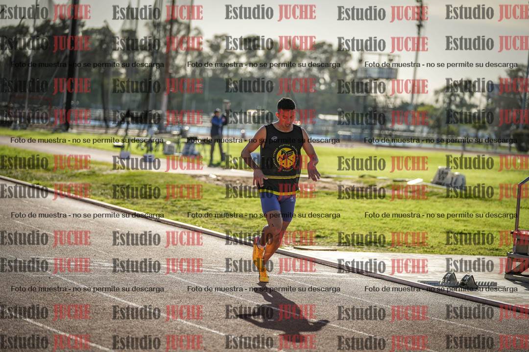 Fotos de los 400 m con vallas de varones