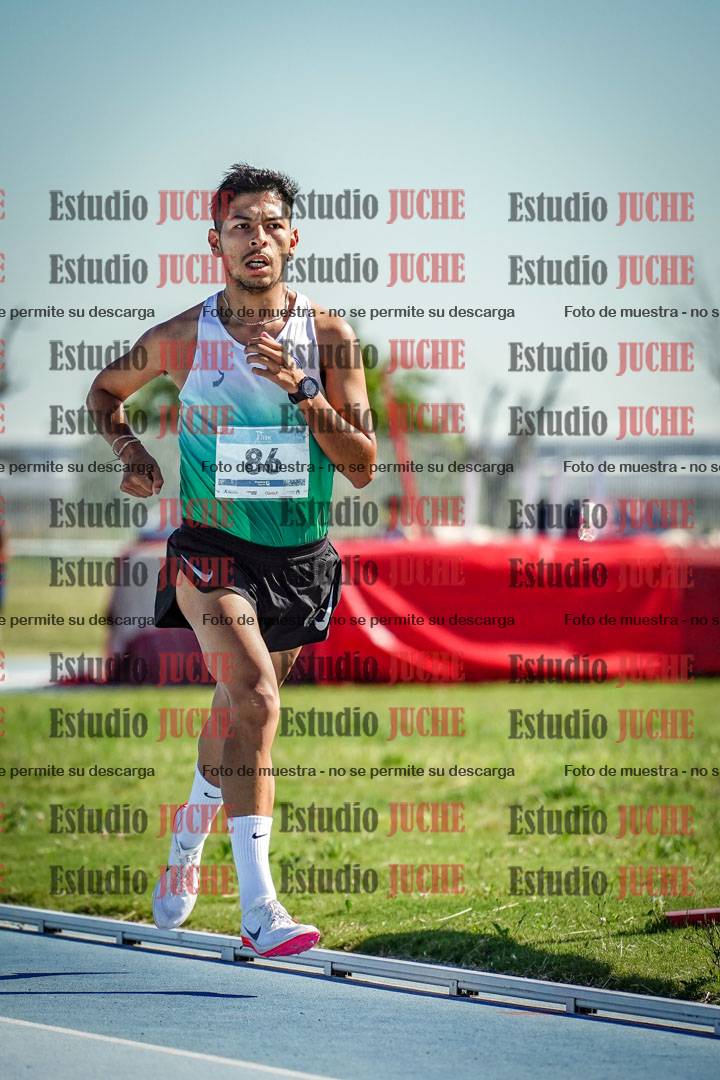 Fotos de los 5000 m de mujeres y varones - serie 1