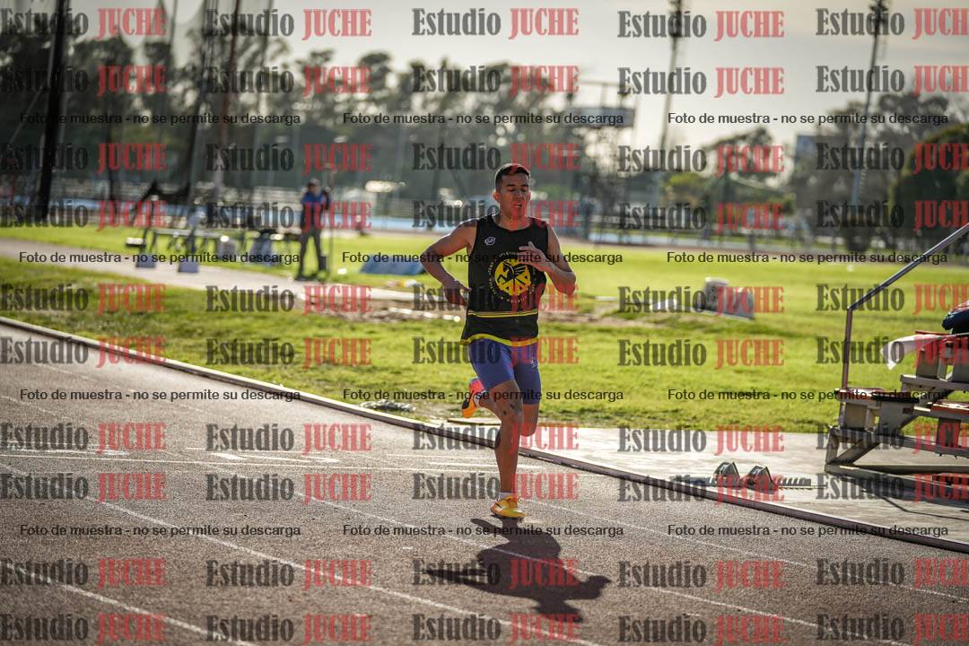 Fotos de los 400 m con vallas de varones