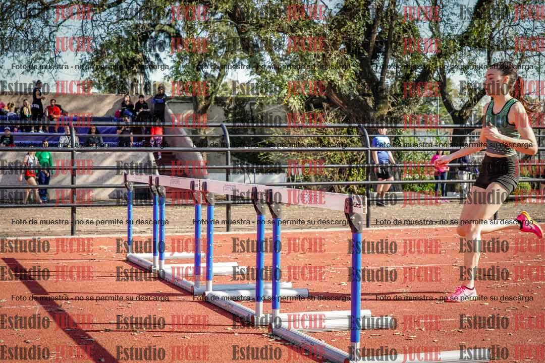 Fotos de los 100 m con vallas de mujeres