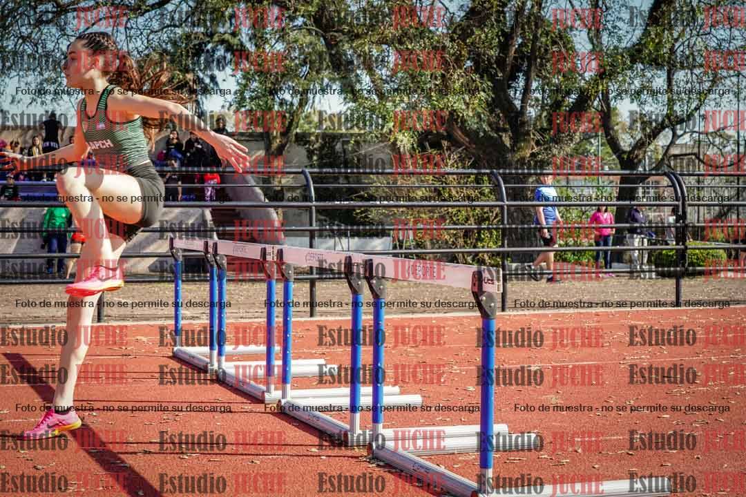 Fotos de los 100 m con vallas de mujeres