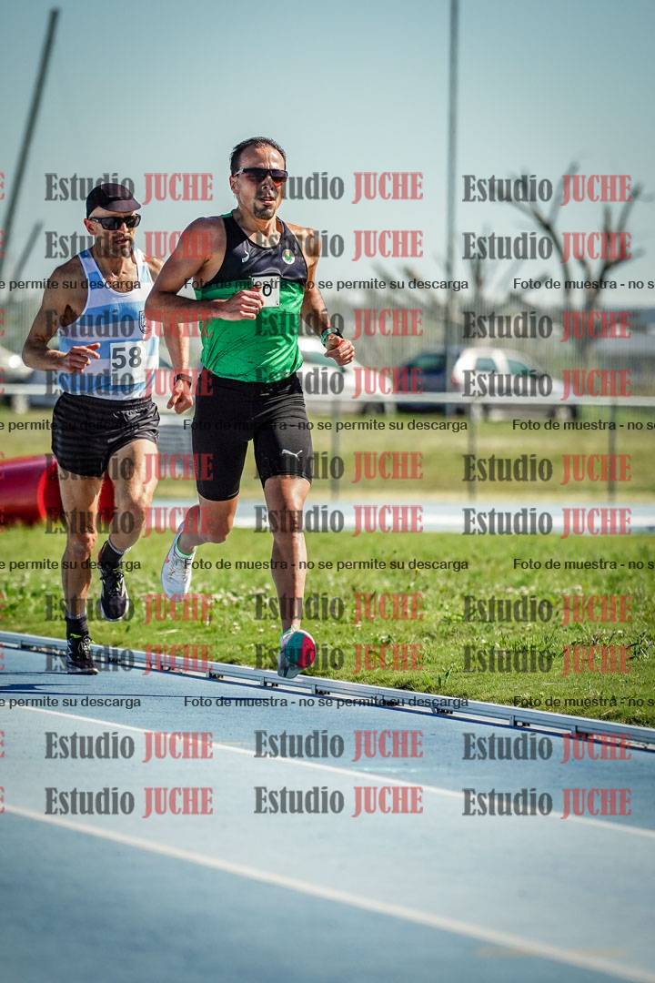 Fotos de los 5000 m de mujeres y varones - serie 1