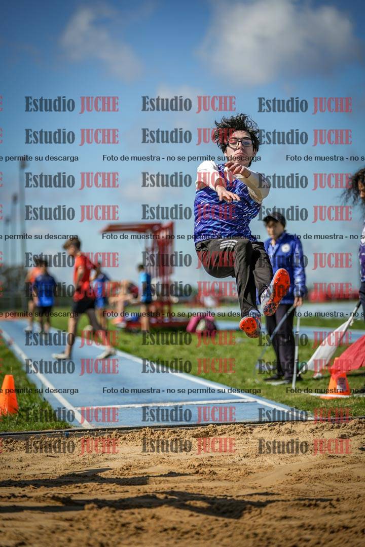 Fotos del salto en largo de varones - U14