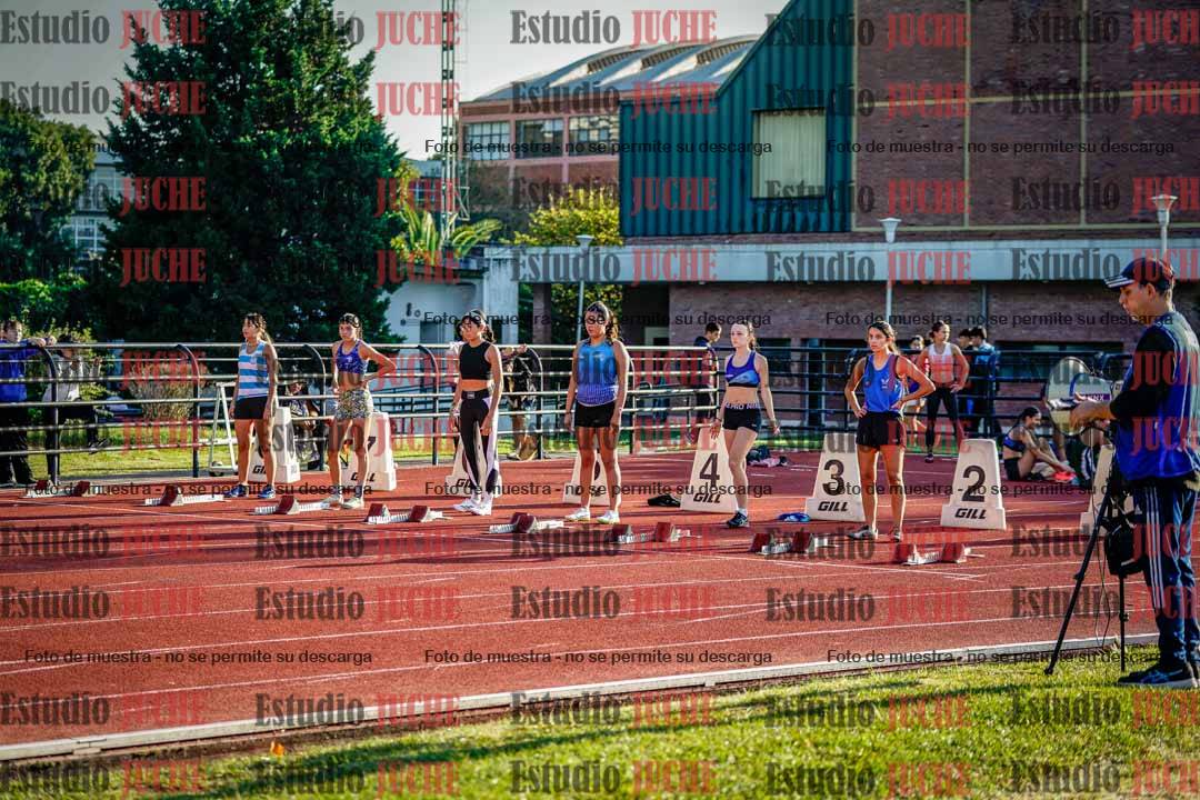 Fotos de los 100 m con vallas de mujeres