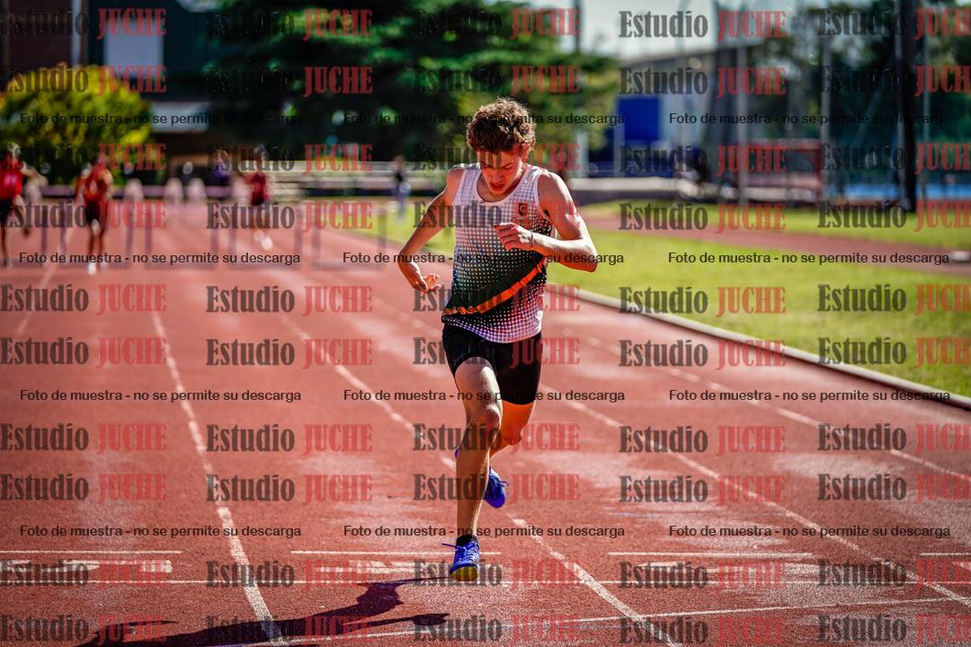 Fotos de los 295 m con vallas de varones