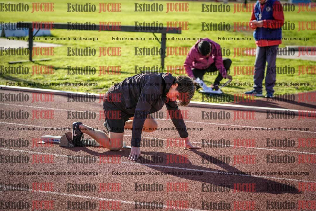 Fotos de los 400 m con vallas de varones