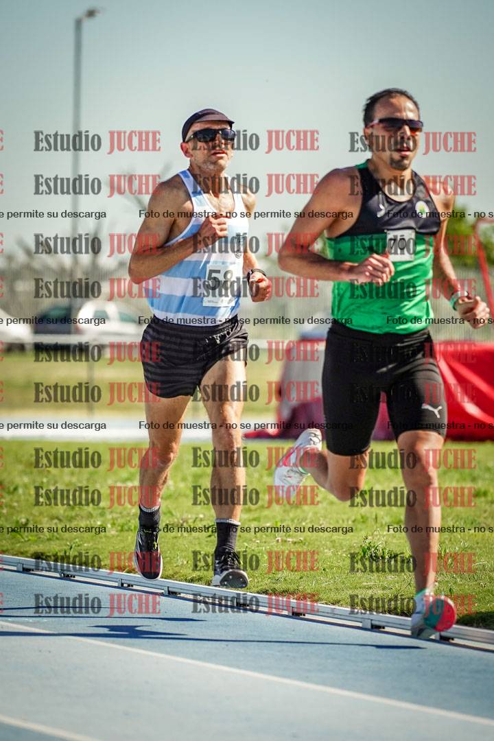 Fotos de los 5000 m de mujeres y varones - serie 1