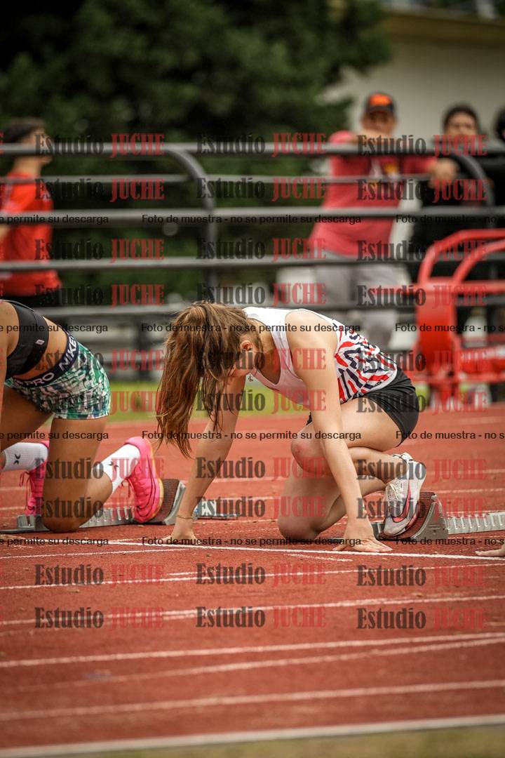 Fotos de los 100 m con vallas de mujeres
