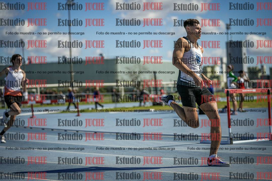 Fotos de los 400 m con vallas de varones
