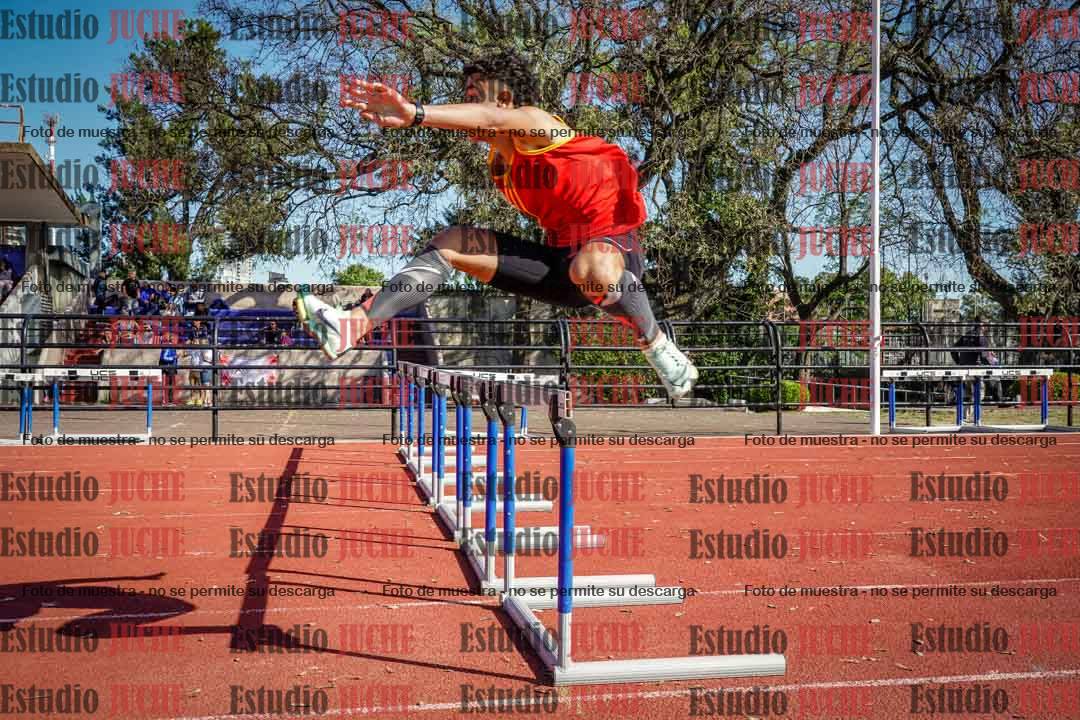 Fotos de los 295 m con vallas de varones