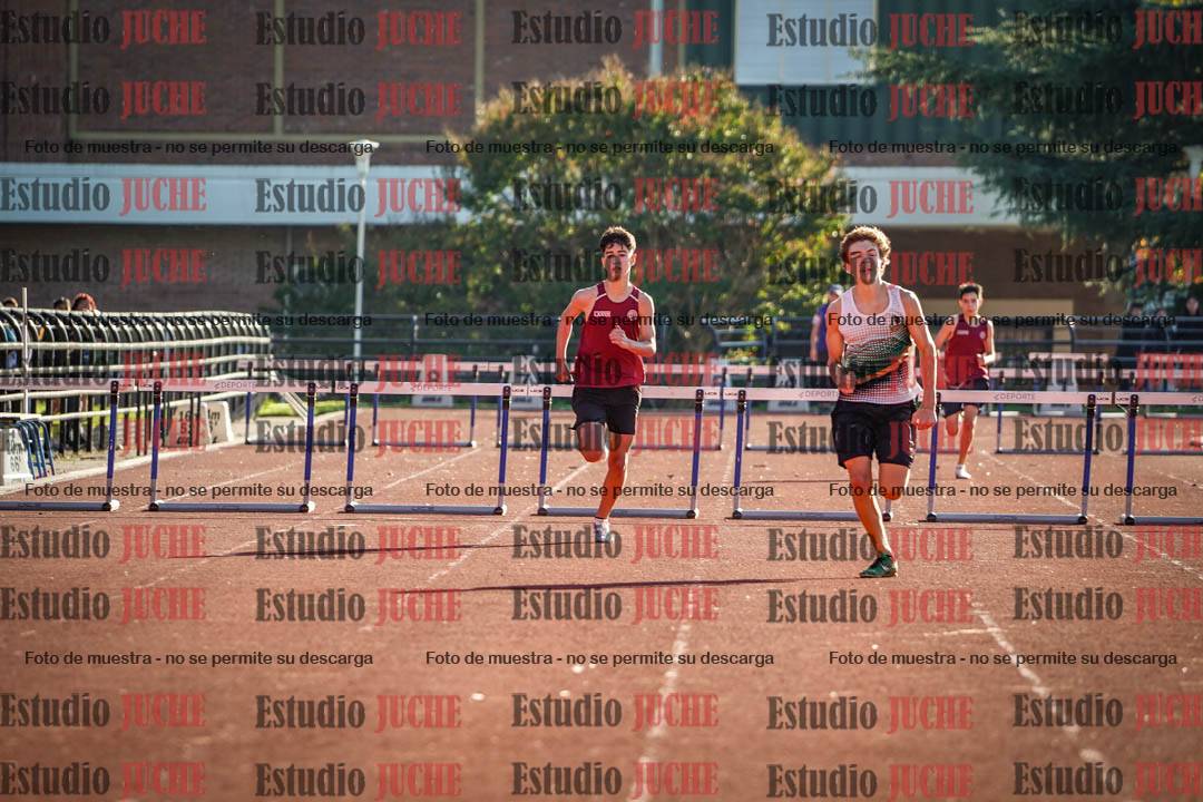 Fotos de los 295 m con vallas de varones