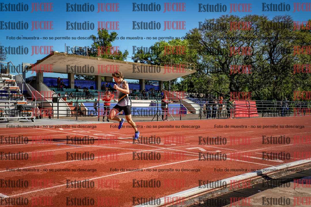 Fotos de los 295 m con vallas de varones